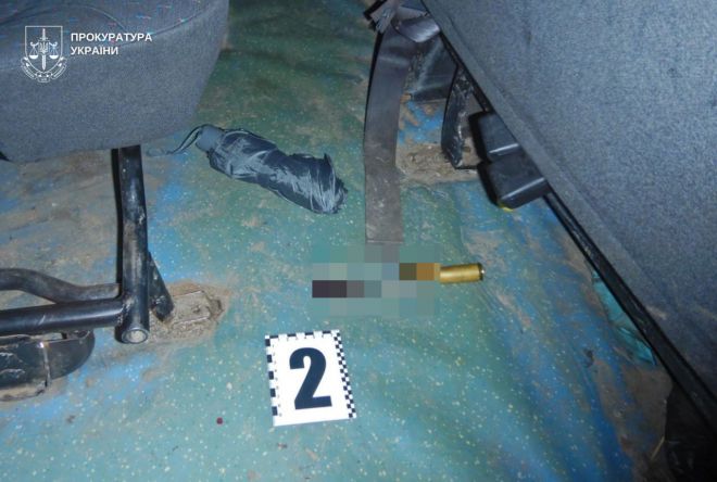 4일(현지시간) 우크라이나군 서부작전사령부는 전날 징집관 한 명이 징집을 위한 불심검문 중 흉기에 찔려 병원으로 옮겨졌으나 사망했다고 발표했다. 사진은 용의자가 사용한 것으로 추정되는 칼. 2025.12.4 우크라 경찰