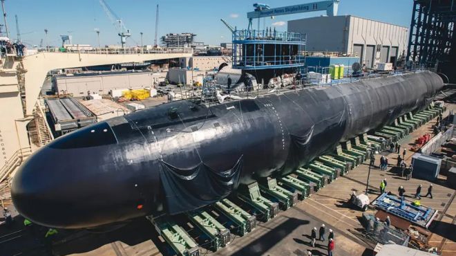 미국 버지니아급 핵잠수함 ‘USS 뉴저지’가 버지니아주 뉴포트뉴스 조선소에서 건조 중인 모습. HII 제공