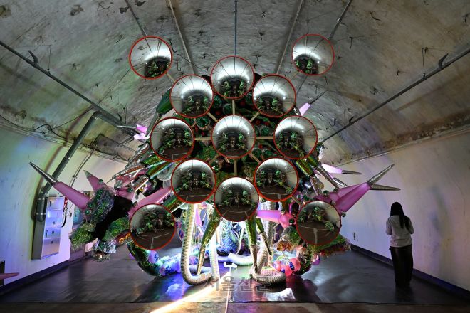 청주 생각의 방 - 이병찬 작 ‘플라스틱 유기체’.