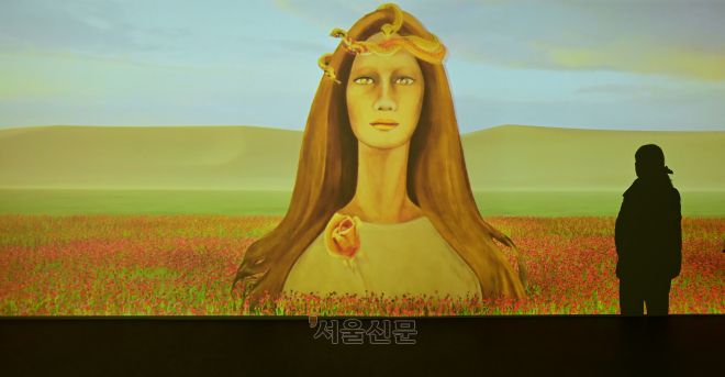 고흥 아트센터에서 열린 ‘천경자 미디어 전시: 환상여행’전.