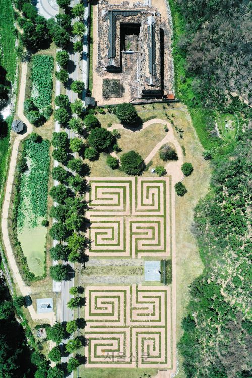 의성 고운사 법계도림과 불탄 최치원 문학관.