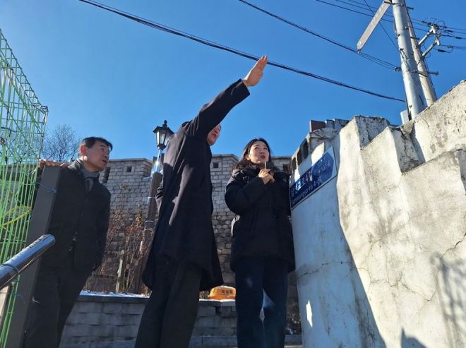 지난 13일 성북구 삼선3구역 재개발 현장을 방문한 김태수 위원장