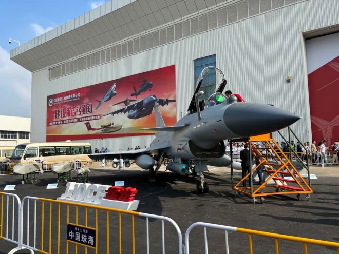 파키스탄 공군이 운용 중인 J-10CE 전투기. 중국이 J-10C 계열 전투기의 실전 공중전 성과를 공식 문서에서 처음 언급하면서 주목을 받고 있다. 자료사진