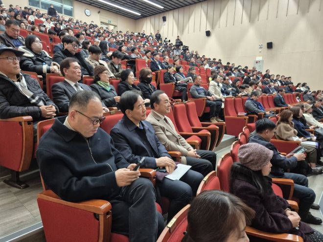 강숙영 김대중재단 탄소중립위원장의 북 콘서트 모습