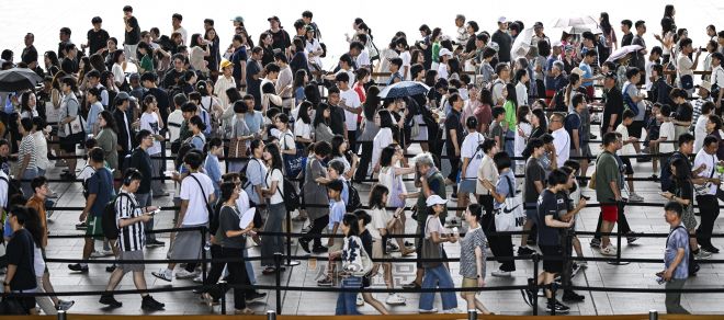 지난해 8월 중앙박물관을 찾은 관람객들이 입장하기 위해 길게 줄을 서 있는 모습. 서울신문 DB