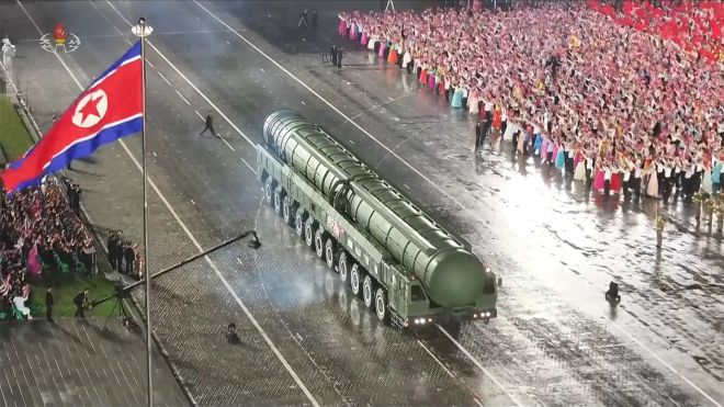 북한, 노동당 창건 80주년 경축 열병식 개최 - 북한 노동당 창건 80주년 경축 열병식이 지난 10일 평양 김일성광장에서 진행됐다고 조선중앙TV가 11일 보도했다. 사진은 신형 대륙간탄도미사일(ICBM) 화성-20형. 2025.10.11 조선중앙TV 연합뉴스