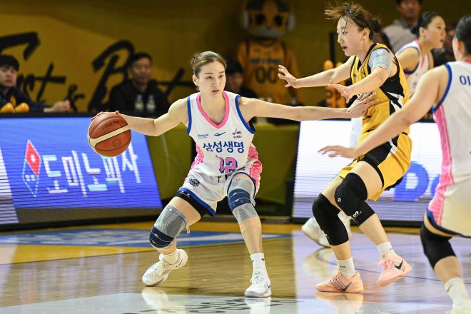 드리블하는 윤예빈. 2026.1.19 WKBL 제공