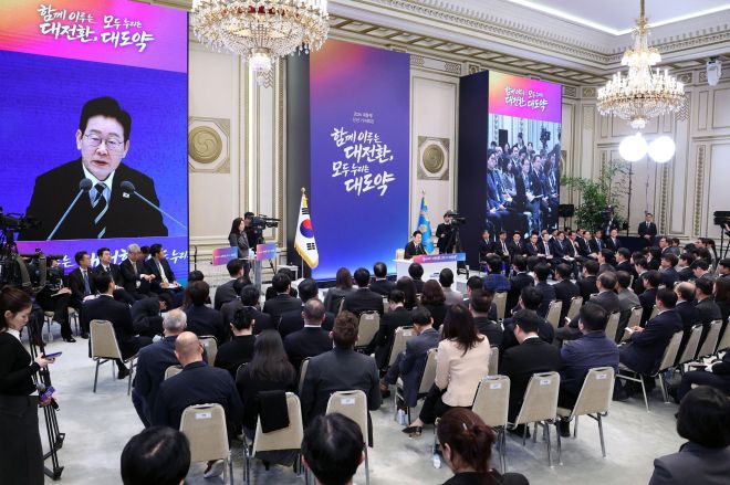 이재명 대통령 신년 기자회견 - 이재명 대통령이 21일 청와대 영빈관에서 열린 2026년 신년 기자회견에서 발언하고 있다. 2026.01.21. 뉴시스