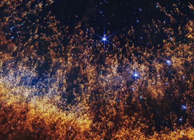 제임스 웹 우주망원경이 촬영한 헬릭스 성운 세부 모습. NASA, ESA, CSA, STScI; Image Processing: Alyssa Pagan (STScI)