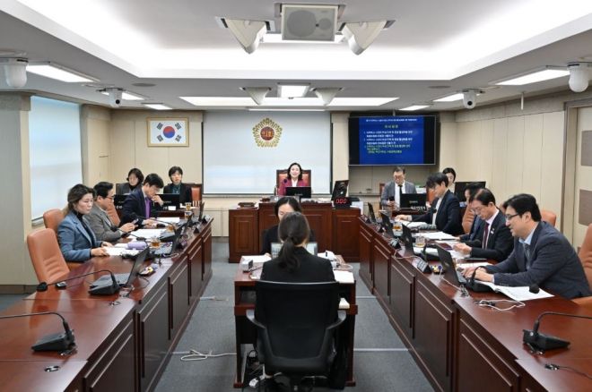 지난 21일 제1차 회의를 개최한 ‘서울시의회 이커머스 시장의 여성 인력 취·창업 활성화를 위한 특별위원회’