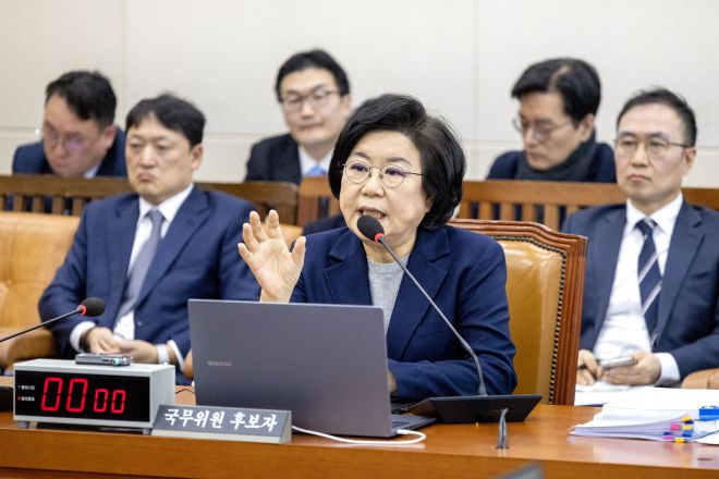 이혜훈 기획예산처 장관 후보자가 23일 국회 재정경제기획위원회에서 열린 인사청문회에서 의원 질의에 답변하고 있다. 연합뉴스