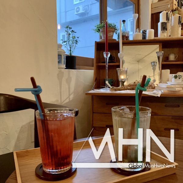 신촌 유원섬커피, 비오는날 가기 좋은 아늑한 우드톤 카페