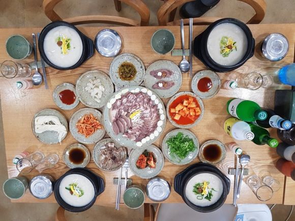 사진=김판쇠전주우족탕 제공