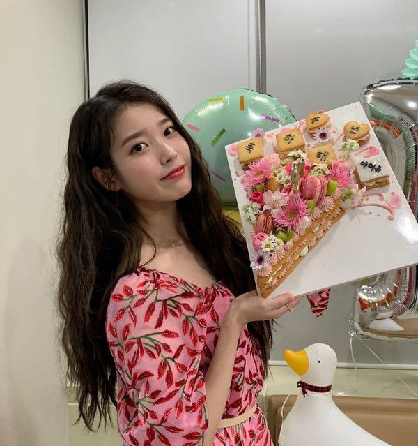 사진=아이유 SNS