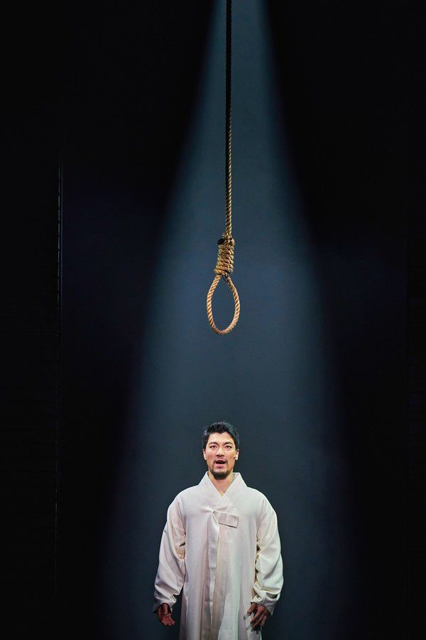 사진=뮤지컬 '영웅' 공연 장면 / 에이콤 제공