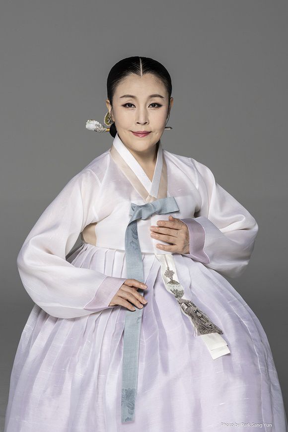 사진 = '무문무(환영무)' 공연의 안무를 맡은 장현수 무용가 / 들숨무용단 제공 / 들숨무용단, 국립국악원 예악당에서 한국무용 '무문무' 상연