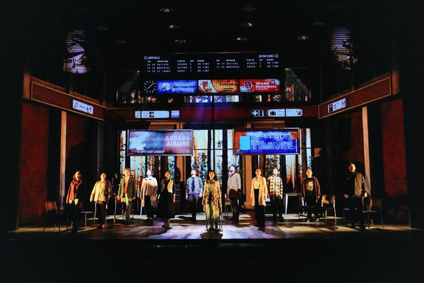 사진=뮤지컬 '컴프롬어웨이' 공연 장면 / 쇼노트 제공