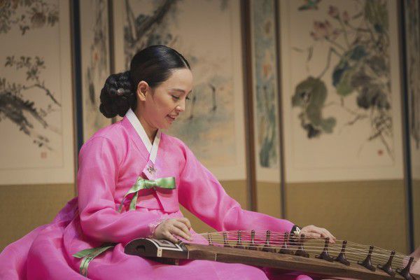 김민정(국가무형문화재 제23호 가야금산조 및 병창 이수자)