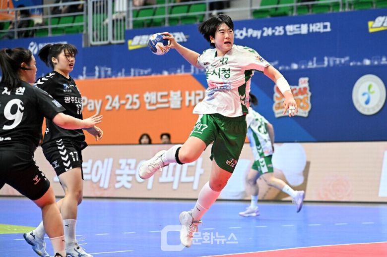 서울시청 이규희가 돌파슛을 하고 있다 / 사진제공=한국핸드볼연맹