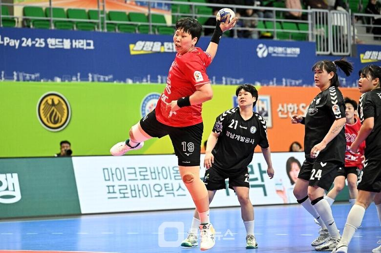 SK슈가글라이더즈 강은혜가 돌파슛을 하고 있다 / 사진제공=한국핸드볼연맹