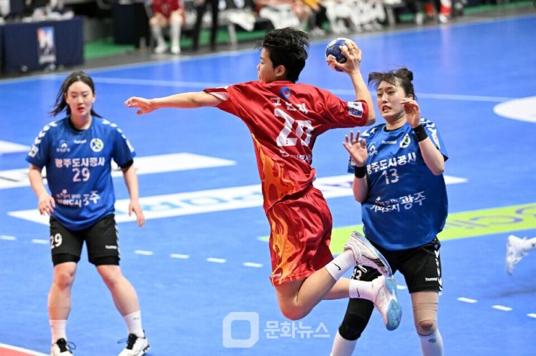 인천광역시청 구현지가 점프슛을 하고 있다 / 사진제공=한국핸드볼연맹