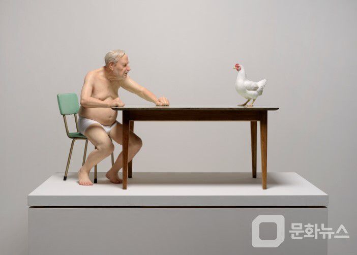 국립현대미술관, '론 뮤익' 회고전 개최 '치킨_맨'/사진제공=국립현대미술관