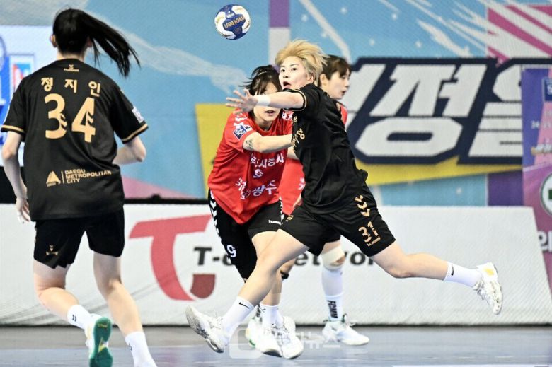 대구광역시청 지은혜가 패스를 하고 있다 / 사진제공=한국핸드볼연맹