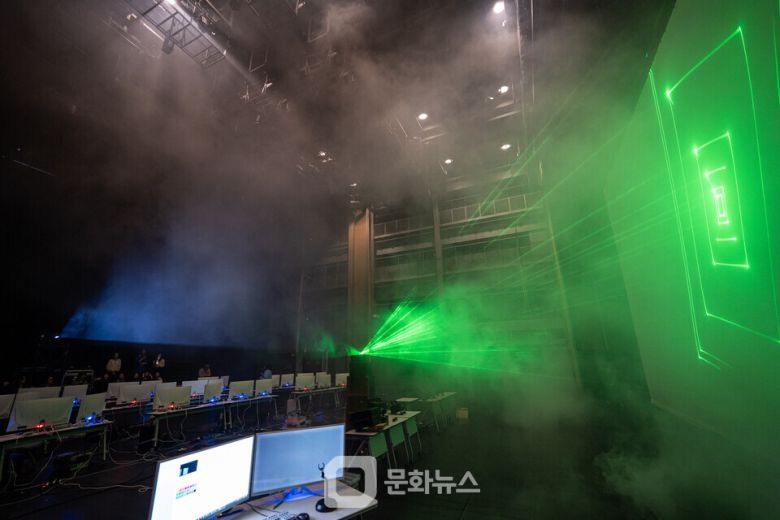 터치디자이너를 활용한 실시간 레이저 조명 제어 워크숍 / 사진제공=국립아시아문화전당