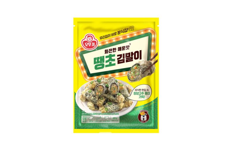 ㈜오뚜기가 청양고추의 화끈한 매운 맛을 담은 신제품 ‘땡초김말이’를 출시했다. / 사진제공=오뚜기