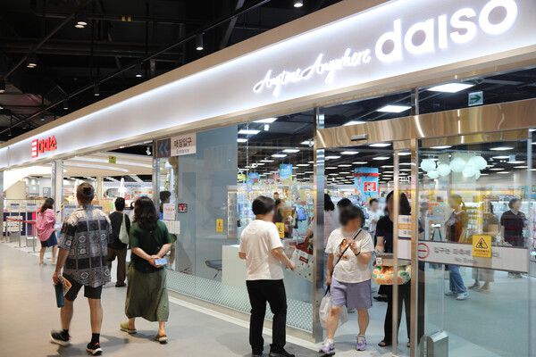 스타필드 마켓, 다이소 매장 / 사진제공=이마트