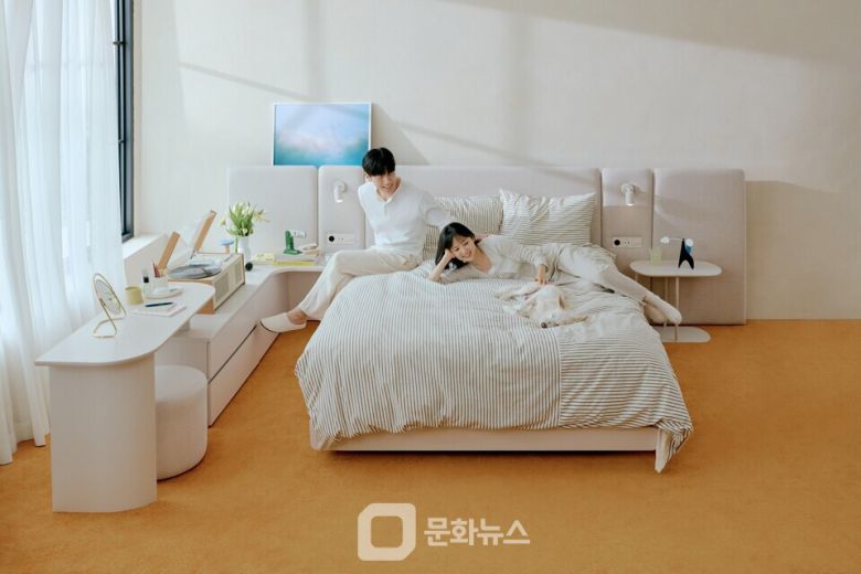 한샘이 배우 김무열·윤승아 부부를 엠버서더로 선정하고 호텔침대 캠페인 ‘설레는 매일’을 진행한다. / 사진제공=한샘