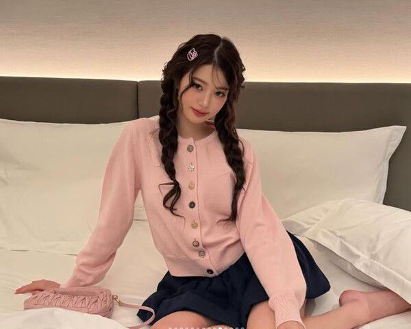 2026년 겨울 유행? 아이브 장원영 '니트 카디건' 패션 주목 / 사진= 장원영 SNS