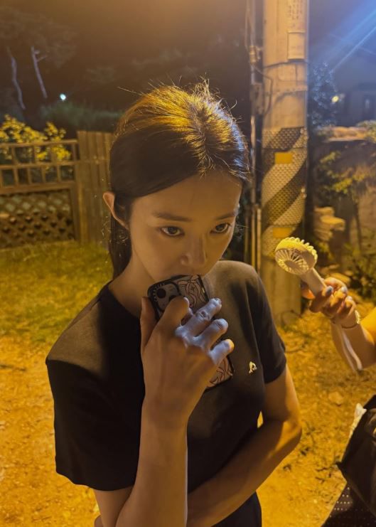 '스프링 피버' 이주빈, 오징어 앞 미모 자랑...러블리하네 / 사진=이주빈 SNS