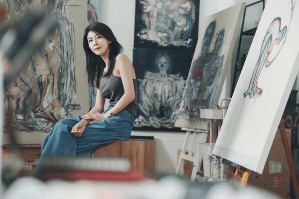 ‘Moment & Face’ 전시회에 참여하는 배우 겸 화가 하지원. 싱가포르관광청 제공