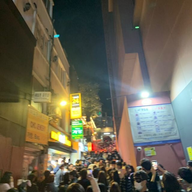 이태원 참사 목격한 ㅁ씨가 밤 10시25분~34분께 해밀톤호텔 옆골목에서 촬영한 사진