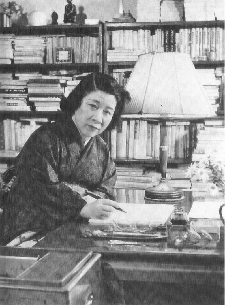 하야시 후미코. 1949년 촬영. ‘종군 작가’ 하야시의 활약을 담은 신문은 일본어로만 발간됐지만 조선에도 많은 영향을 미쳤다. 위키미디어 코먼스