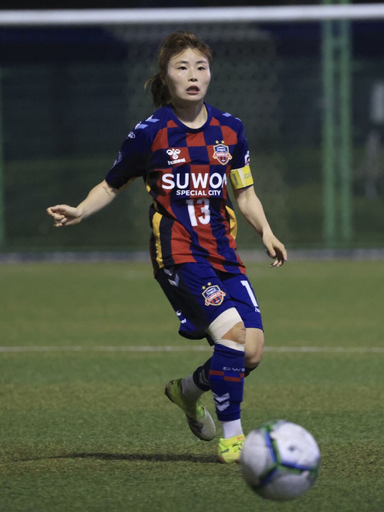 2025년 8월1~2일 경남 창녕군 창녕스포츠파크 축구경기장의 실업팀 선수들. 창녕(경남)=김진수 선임기자 jsk@hani.co.kr