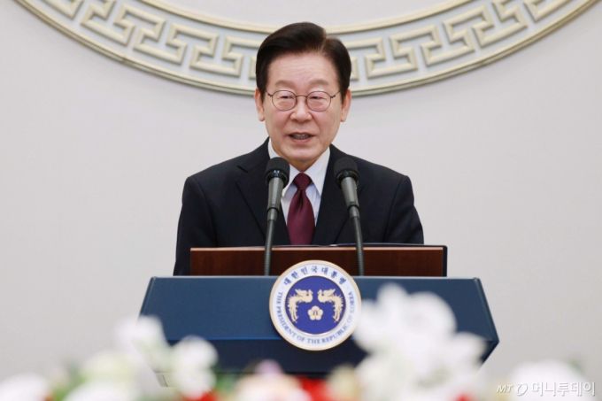 (서울=뉴스1) 허경 기자 = 이재명 대통령이 22일 청와대 영빈관에서 열린 대한노인회 초청 오찬에서 발언하고 있다. (대통령실통신사진기자단) 2025.12.22/뉴스1  Copyright (C) 뉴스1. All rights reserved. 무단 전재 및 재배포,  AI학습 이용 금지. /사진=(서울=뉴스1) 허경 기자