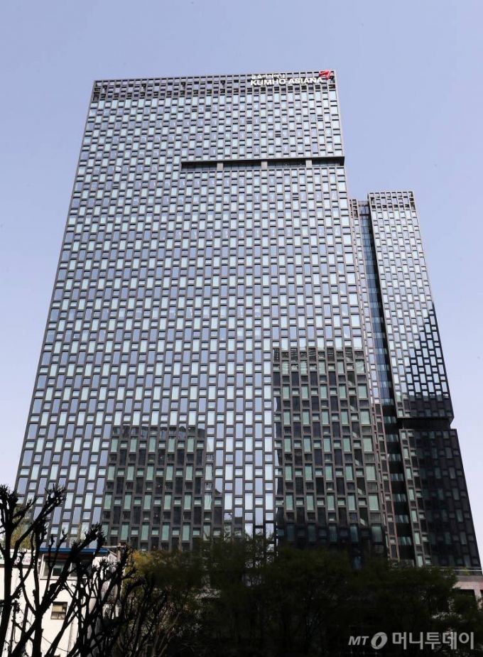 서울 종로구 금호아시아나 본사 건물의 모습. / 사진=김휘선 기자 hwijpg@