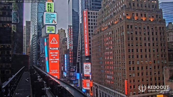 아동 성 착취물 사이트 '웰컴투비디오'(W2V) 운영자 손정우씨(24)에 대한 강력 처벌을 촉구하는 광고가 지난달 31일(현지시간) 미국 뉴욕 타임스스퀘어에 내걸렸다. /사진='케도 아웃(KEDO OUT) 아동 성범죄 실태 공론화 팀' 트위터