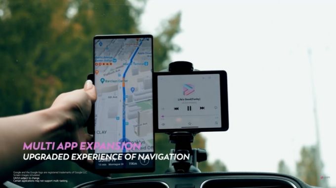 LG전자 전략 스마트폰 'LG 윙' 이용 모습