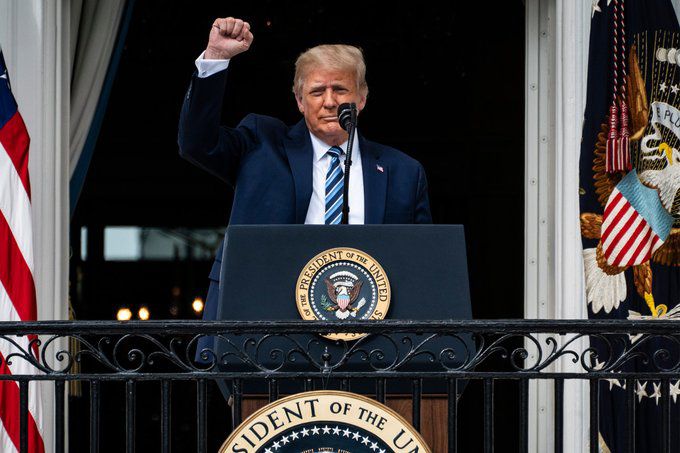 도널드 트럼프 미국 대통령이 10일(현지시간) 코로나19 확진 이후 처음으로 백악관에서 공개 행사를 열었다. /사진=트위터