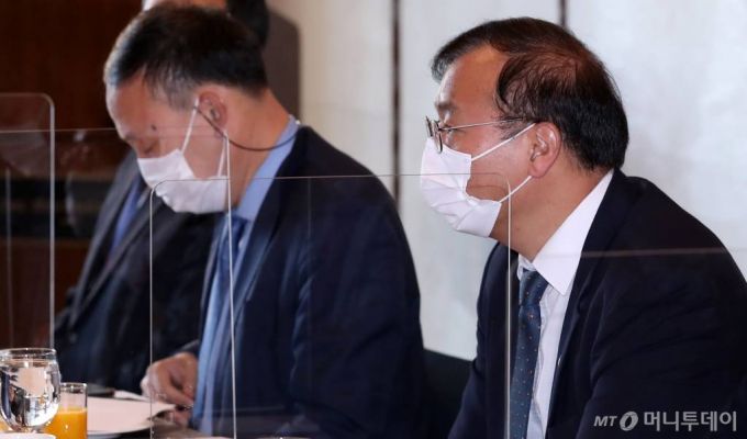 [서울=뉴시스] 이영환 기자 = 강도태 보건복지부 제2차관이 29일 오전 서울 중구 웨스틴조선호텔 라일락홀에서 열린 보건의료이용개선 협의체 제1차 회의에 참석해 발언을 하고 있다. 2020.10.29.   20hwan@newsis.com