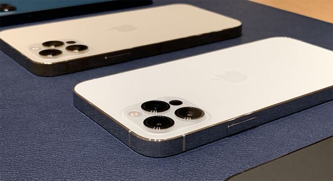 애플 첫 5G 스마트폰 '아이폰12 프로' 후면 모습 /사진=박효주