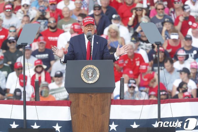 29일 플로리다 템파에서 열린 도널드 트럼프 대통령의 선거 유세 ⓒ AFP=뉴스1