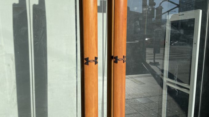 언더아머 직영점은 서울에 3군데 밖에 없었다. 그 중 하나였던 이태원점은 얼마 전 문을 닫았다./사진=이정현 기자