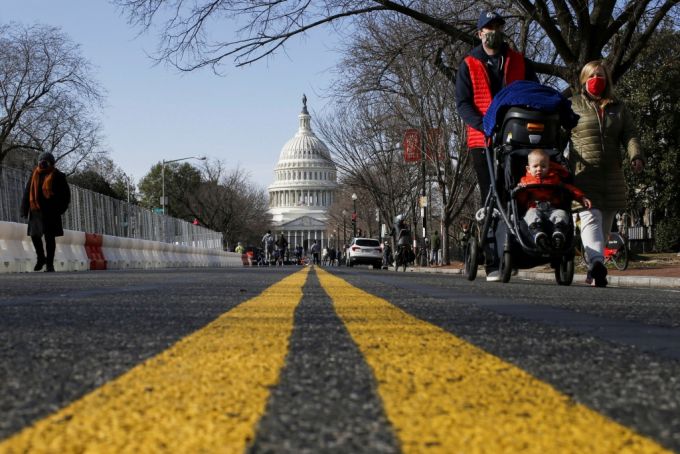 조 바이든 취임식을 준비하는 미국 워싱턴 거리/사진=로이터