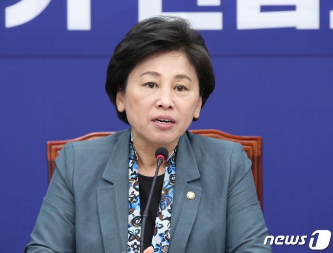 남인순 더불어민주당 젠더폭력근절대책 태스크포스(TF) 단장이 13일 오전 서울 여의도 국회에서 열린 젠더폭력근절TF 전문가 간담회에서 인사말을 하고 있다. 2020.5.13/사진제공=뉴스1