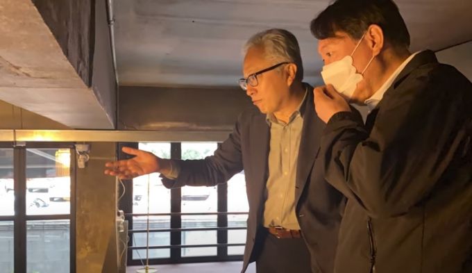 윤석열 전 검찰총장이 1일 서울 연희동에서 '골목길 경제학자' 모종린 연세대 국제대학원 교수와 회동하고 있다./사진=장예찬TV