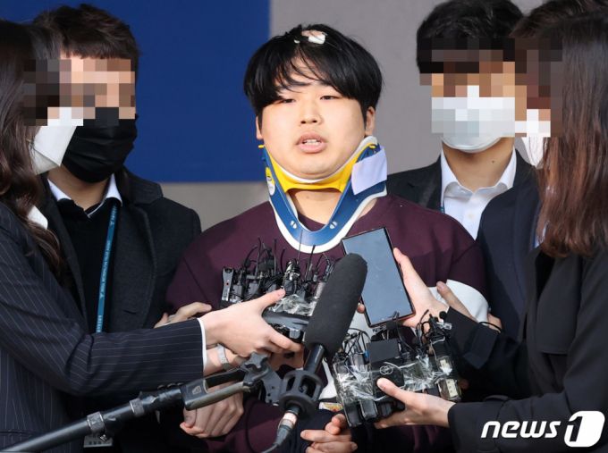 텔레그램에서 미성년자를 포함한 여성들의 성 착취물을 제작 및 유포한 혐의를 받는 '박사방' 운영자 조주빈./사진=뉴스1